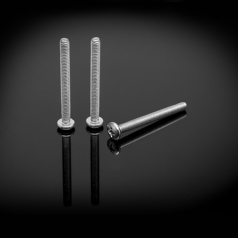 GB818 Rostfritt stål Cross Pan Head Skruv